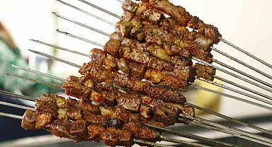 Diyarbakır'da Kurban Bayramı tatilinde en çok tüketilmesi beklenen yemek tescilli ciğer kebabı