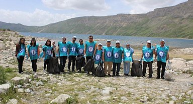 Doğa harikası Nemrut'ta çevre temizliği