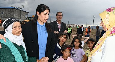 Doğubayazıt Belediyesi mahallelerinin sorunlarına çözüm oluyor