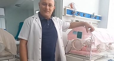 Doktorlar 3 günlük bebeğe anjiyo yaptı