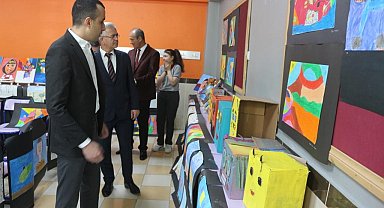 Domaniç Ortaokulu'nda yılsonu sergisi