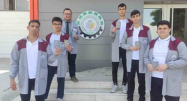 DOSTEK öğretmen ve öğrencileri 40 günlük staj için yurt dışına çıkıyor