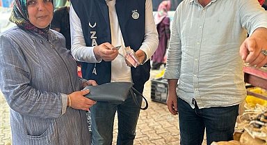 Düşürdüğü çantasını esnaf buldu