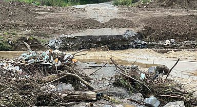 Düzce'de sağanak sebebiyle 2 köprü yıkıldı