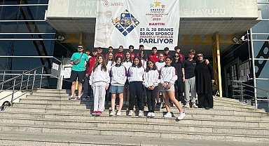 Düzceli yüzücüler Bartın'dan 24 madalya ile döndü