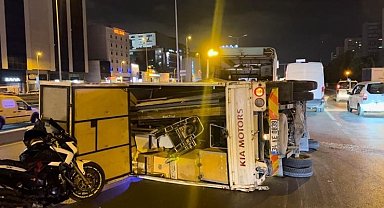 E-5 Kara Yolu'nda 4 araç ve 1 motosiklet kazaya karıştı: 4 yaralı