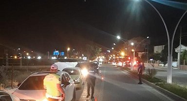 Edremit polisi 'Bayram Huzuru' operasyonunda didik didik aradı