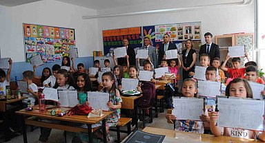 Eğirdir'de 4 bin 600 öğrenci karne sevinci yaşadı