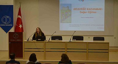 Eğitim Fakültesi Bilimsel Paylaşım Toplantıları'nda bir araya geliyor