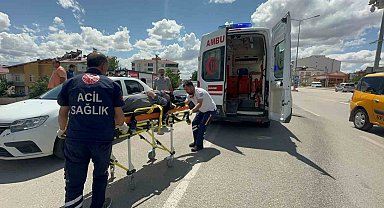 Elazığ'da otomobil şarampole uçtu: 5 yaralı