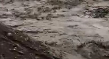 Elazığ'da sağanak yağış sele neden oldu