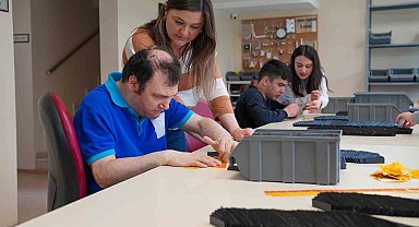 Ellerinden 15 milyon parça çıktı