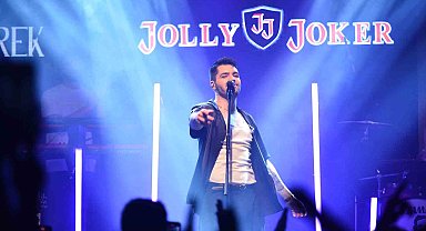 Emir Can İğrek'ten Bursa'da çifte kutlama