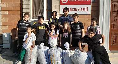 Engelliler için çuvallar dolusu mavi kapak topladılar