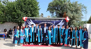 Ermaş Anadolu Lisesi'nde mezuniyet sevinci