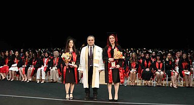 ERÜ Tıp Fakültesi 49. Dönem Mezunlarını Verdi