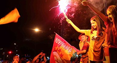 Erzincan'da Galatasaray taraftarları meydanı panayır alanına çevirdi