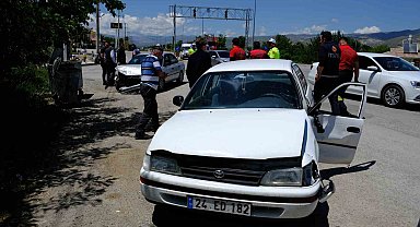 Erzincan'da ki trafik kazalarında 1'i bebek 6 kişi yaralandı