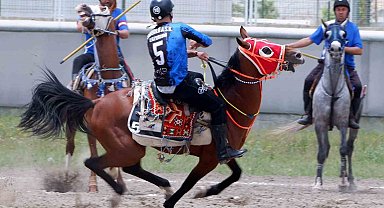 Erzurum'da atlı cirit heyecanı