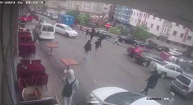 Erzurum'da bıçaklı kavga güvenlik kameralarına yansıdı