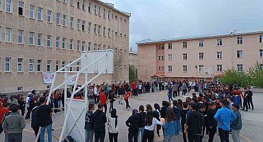 Erzurumlu öğrencilerden örnek davranış