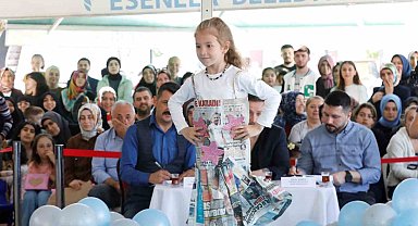 Esenler'de miniklerden anlamlı defile