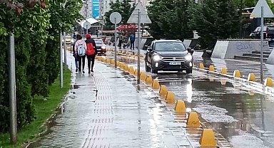 Eskişehir güne yağmurlu başladı