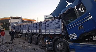 Eskişehir'de tır kazası: 1'i ağır 4 yaralı