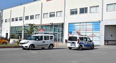 Eşya taşırken 3'üncü katta düşen şahıs ağır yaralandı