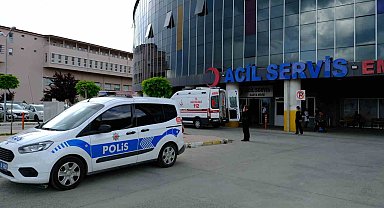 Evinde kalp krizi geçiren yaşlı kadın hastanede hayatını kaybetti