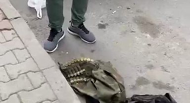 Eyüpsultan'da sokakta bulunan çantadan çok sayıda tüfek fişeği çıktı