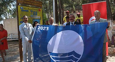 Fethiye'de okulun işlettiği Büyük Samanlık Koyu'na 'mavi bayrak' çekildi