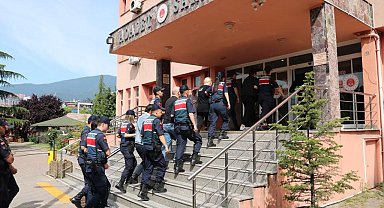 FETÖ mensuplarını yurt dışına kaçıran şüphelilere operasyon: 3 tutuklama