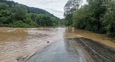 Filyos yolu sular altında kaldı