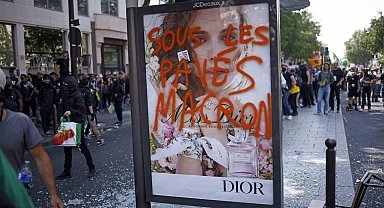 Fransa'da emeklilik reformu protestosu: 14 gözaltı