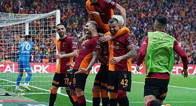 Galatasaray bu sezon iki Fenerbahçe derbisini de kazandı