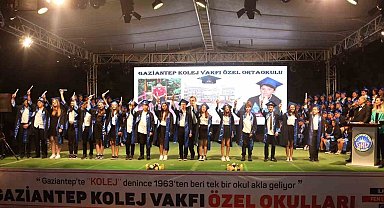 Gaziantep Kolej Vakfı Özel Ortaokulu'nda mezuniyet heyecanı