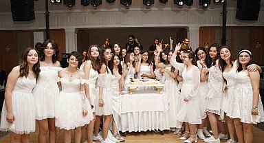 Gaziantep Kolej Vakfı'nda mezuniyet balosu