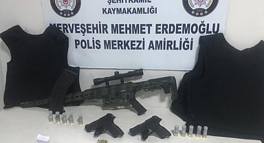 Gaziantep'te bir araçta çelik yelek bulundu