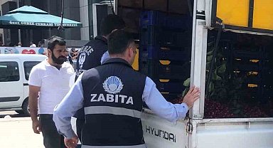 Gebze'de zabıta ekipleri seyyar satıcıları denetliyor