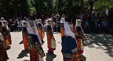 Gediz'de Halk Eğitim Merkezinin yıl sonu sergisi açıldı