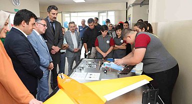 Geleceğin Bilim İnsanları Projelerini Sergiledi