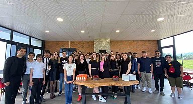 Gelenek yine bozulmadı