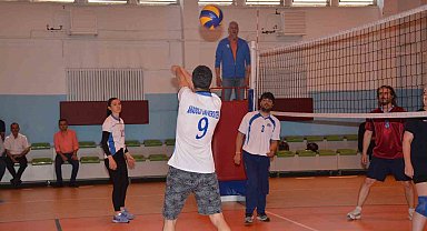 Geleneksel Personel Voleybol Turnuvası başladı
