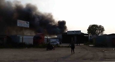 Geri dönüşüm tesisinde korkutan yangın