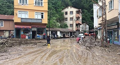 Giresun'un Duroğlu beldesinde selin ardından temizlik çalışmaları başladı