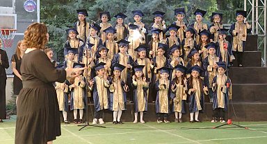 GKV Anaokulu öğrencilerine muhteşem kep töreni