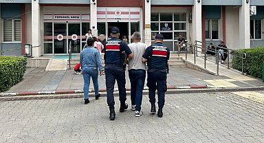 Göçmen kaçakçılığından aranıyordu, yakalandı