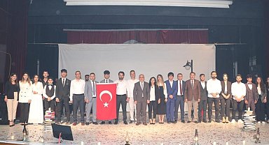 Hakkari'de usta şairlerin şiirleri okundu