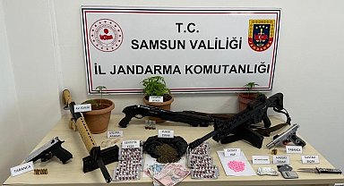 Hakkında 21 yıl hapis cezası bulunan şahıs ve arkadaşı uyuşturucuyla yakalandı